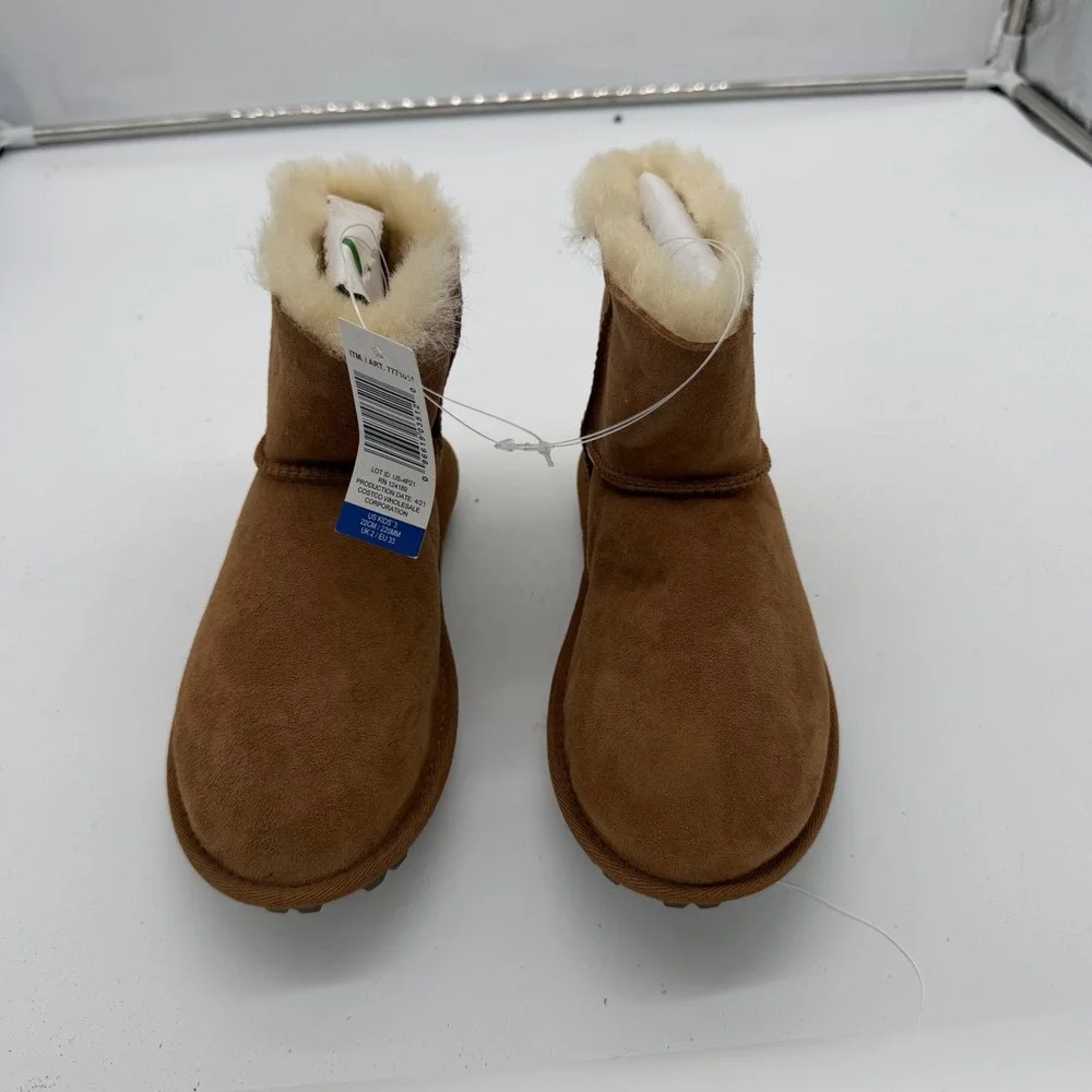Kirkland Signature Kids Shearling Boots Chestnut Brown Suede Size 3 US NEW
